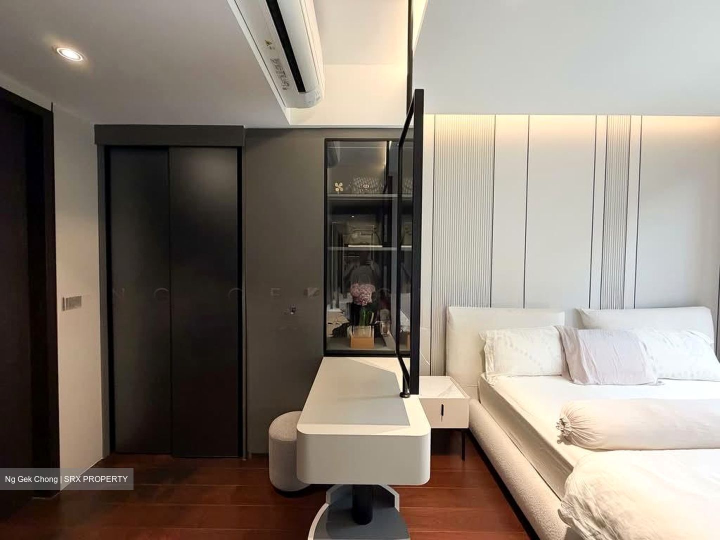 The Commodore (D27), Condominium #529962181